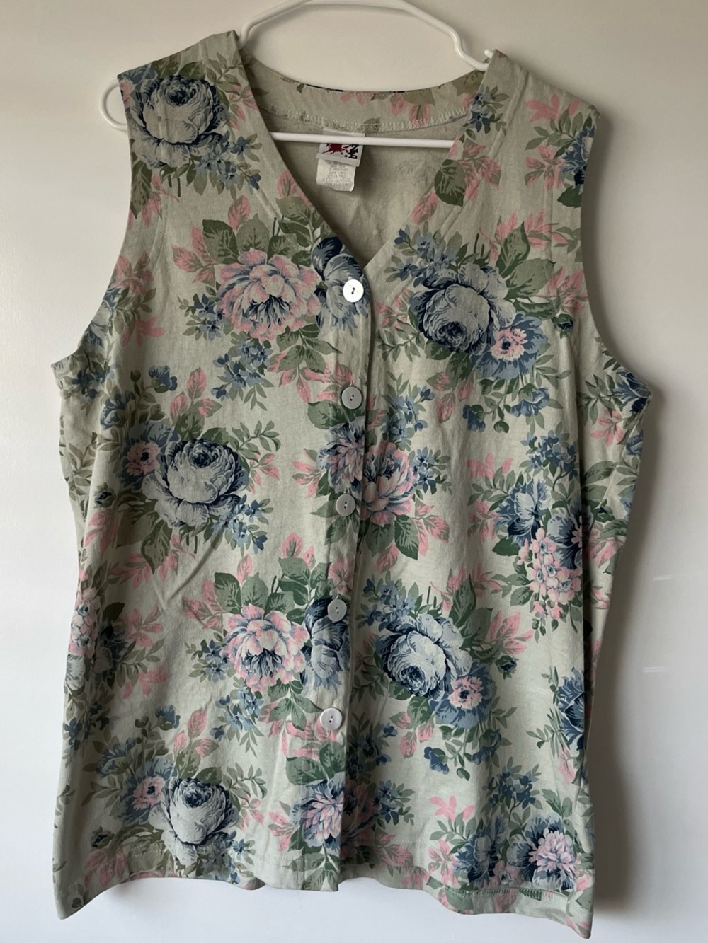 Vintage Floral Button-Front Top in Soft Green